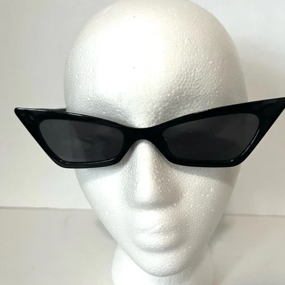 New Widow Black Goth Cat Eye Sunglasses Cunning Cat Dolls Kill Witch Vampire - Picture 3 of 7